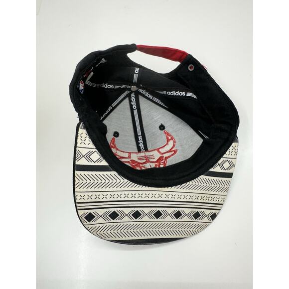 Adidas NBA Chicago Bulls Hat Black Embroidered Logo Aztec Flat Brim Adjustable - Picture 4 of 11